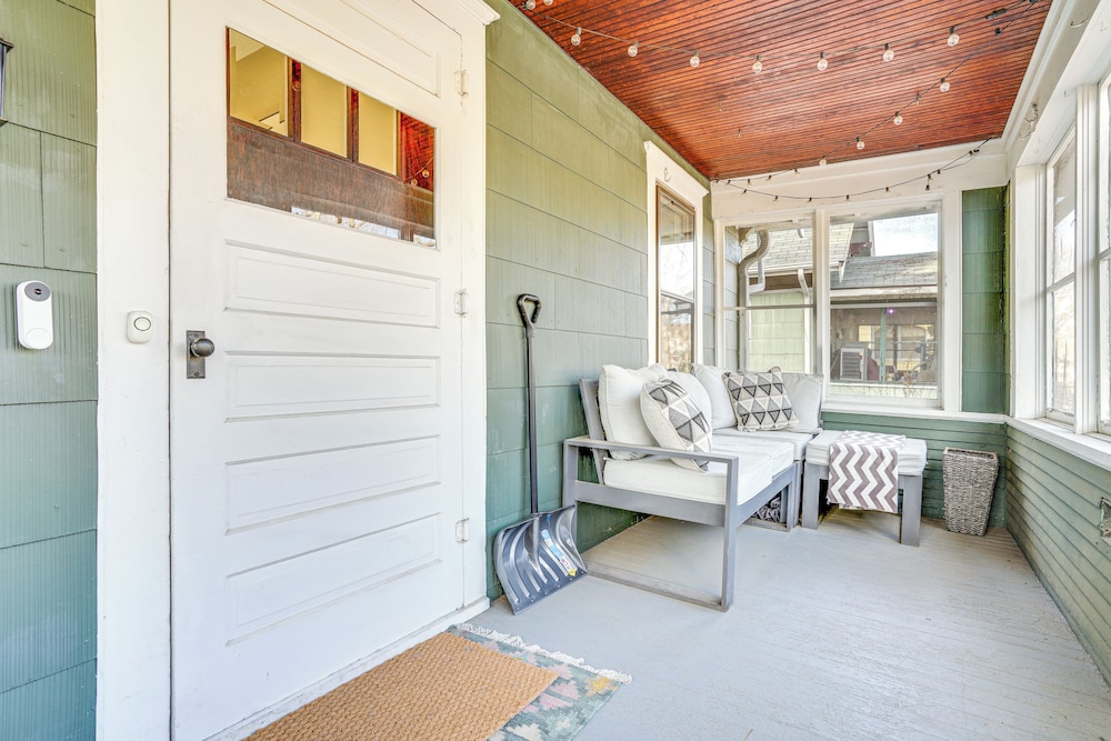 Walk to Beach + Lake Nokomis: Minneapolis Home!