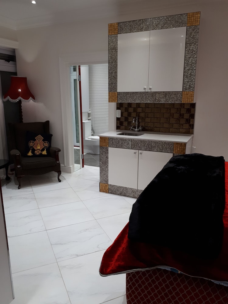 Adrian D'Cap view 5