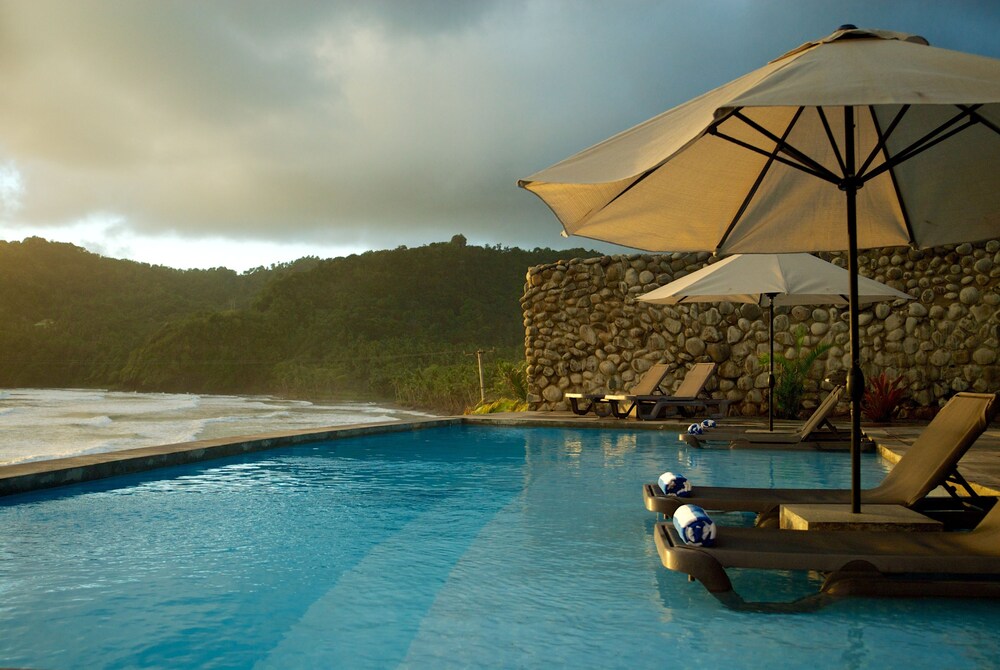 Pagua Bay House Oceanfront Cabanas
