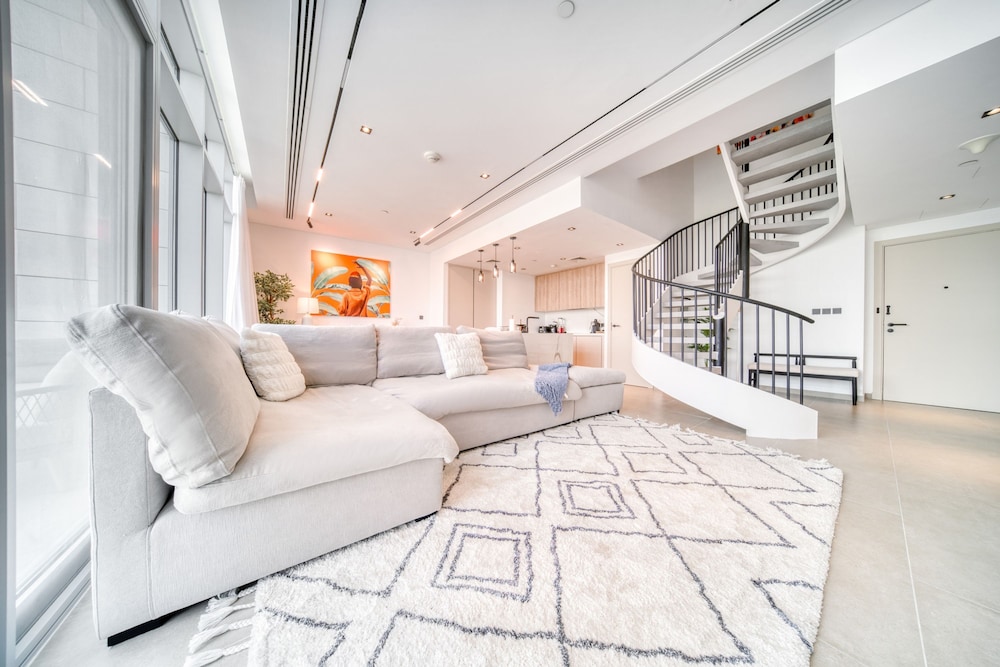 Luxe and Modern Duplex in Difc