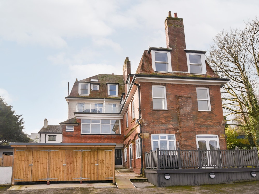 5 Victoria House