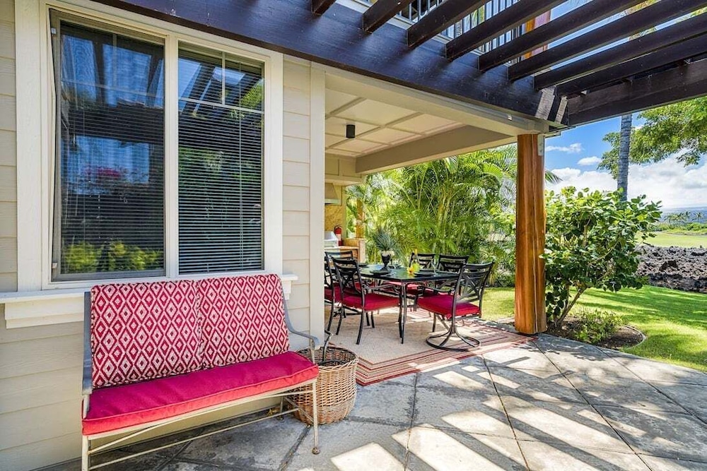 Prestigious Mauna Lani Resort - Luxurious End Unit - Large Private Lanai! -vrkcv