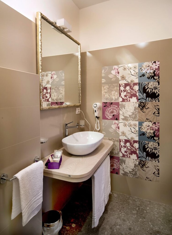 Porta Di Mezzo Luxury suites and rooms