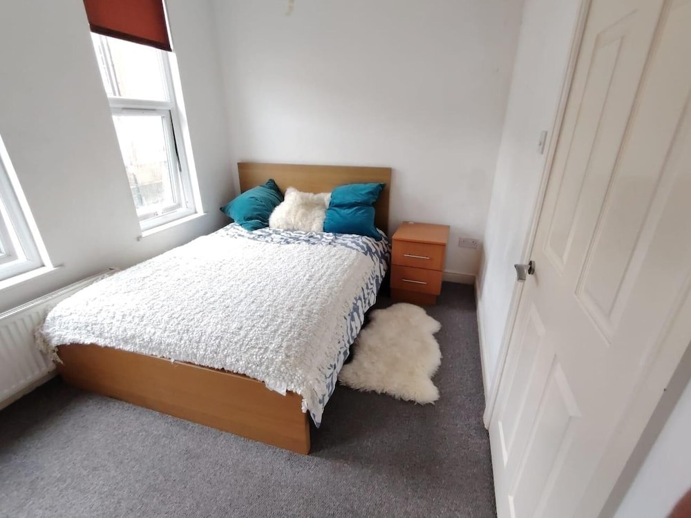1 Bed-sleeps 4-pet Friendly-central Location