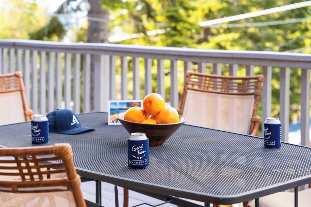 Lake + Beach Access, Pool, Tennis Walk to Chambers Tahoe Timber by Avantstay