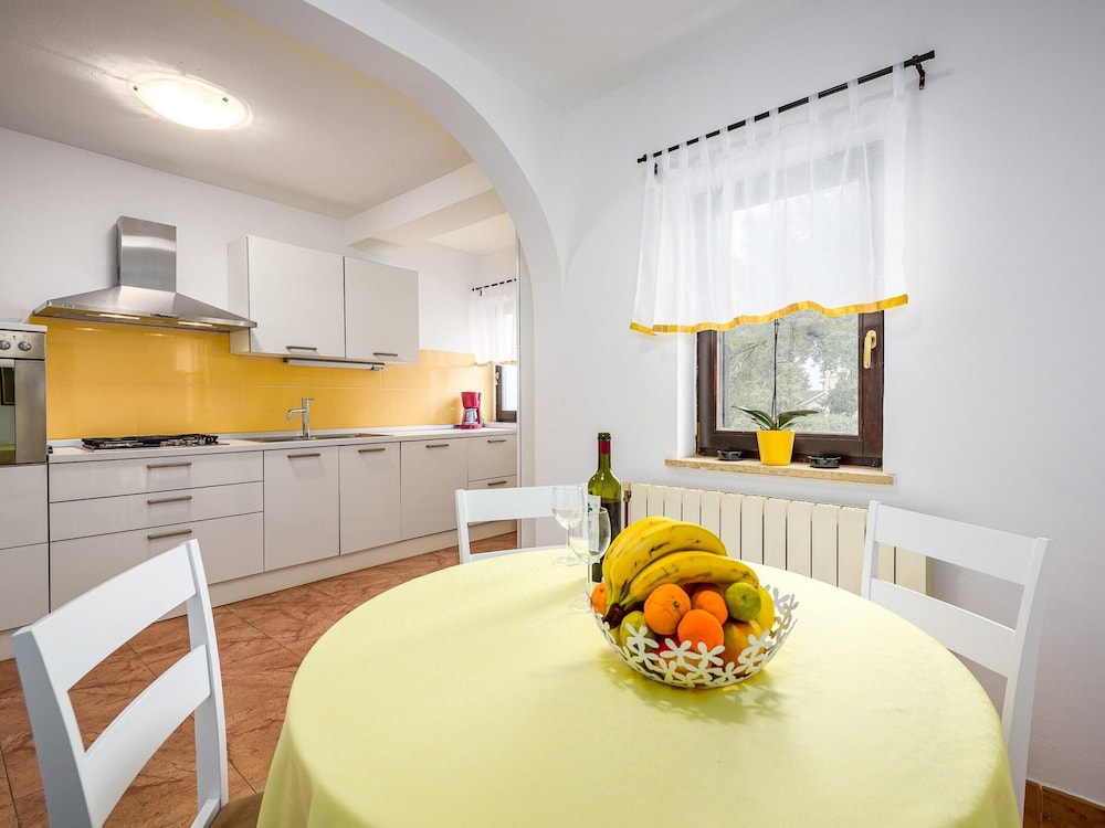 Scenic Villa With Private Garden