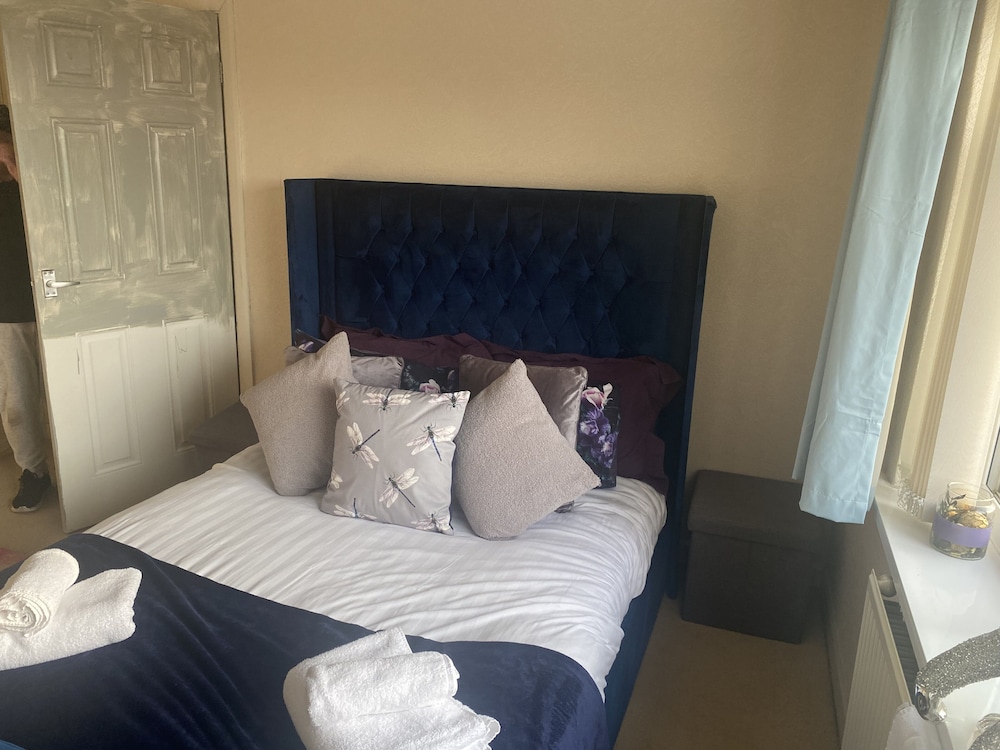 Captivating 1-bed House in Ammanford
