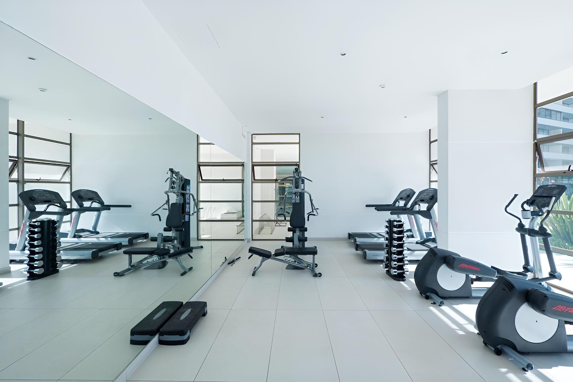 Arauco Studio w Indoor Pool Gym Next to Shopping