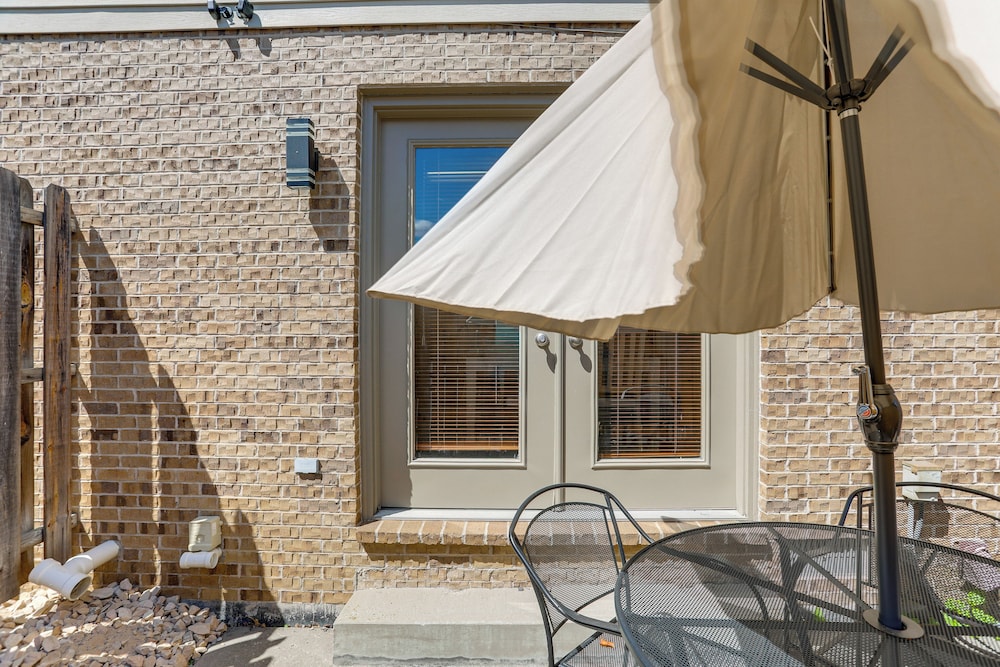 Convenient Townhome 1 Mi to Dtwn Clearfield