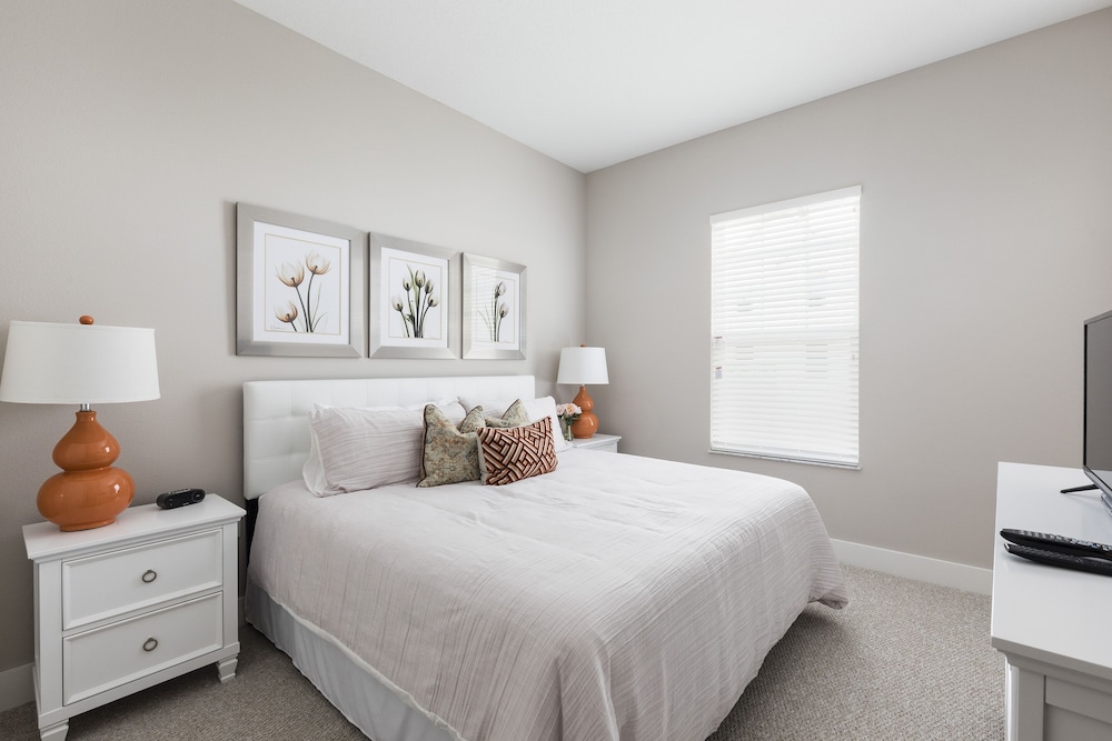 Summerville Vacation Homes by Columbia Management