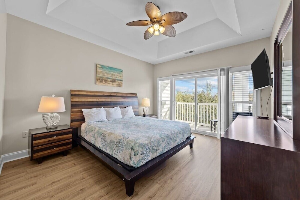 World Tour 306b 3 Bedroom Condo