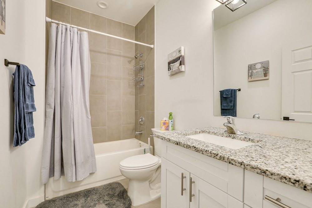 Lehigh Acres Family Getaway w/ Lanai + Golf Nearby