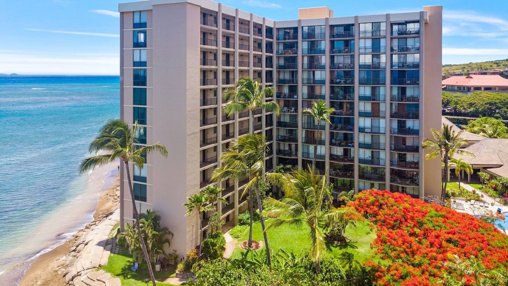 Ocean Views Luxury Amenities Beachfront Retreat