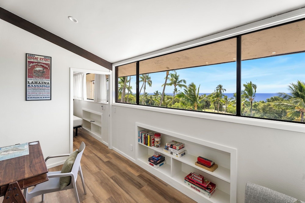 Fully Air-conditioned - Updated Top Floor Including Loft - Ocean Views - Vrkcv