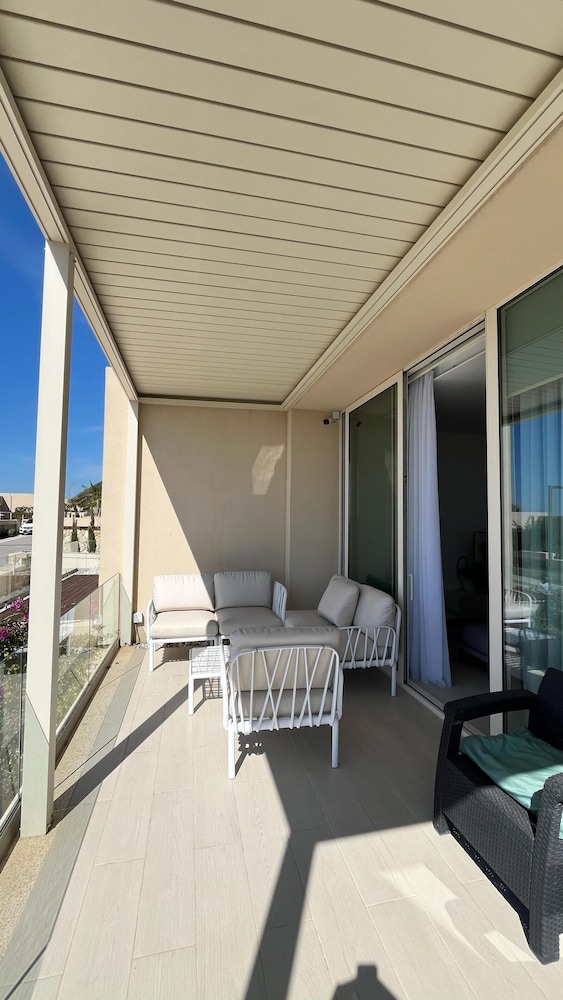 Whisky Green Coast Hotel & Apartments