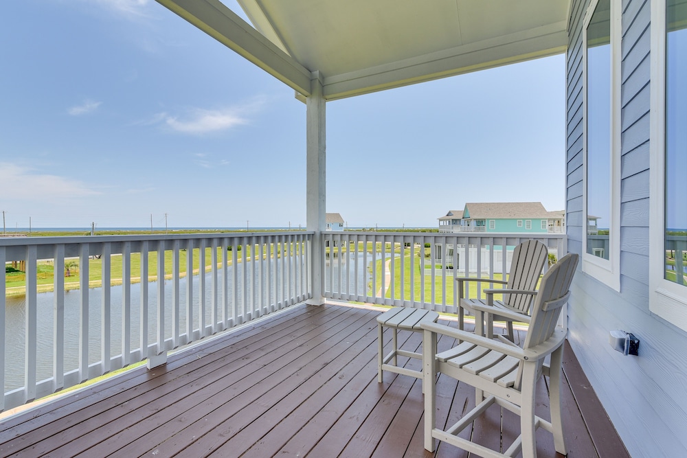 'seas The Day:' Home w/ Pool Access in Galveston