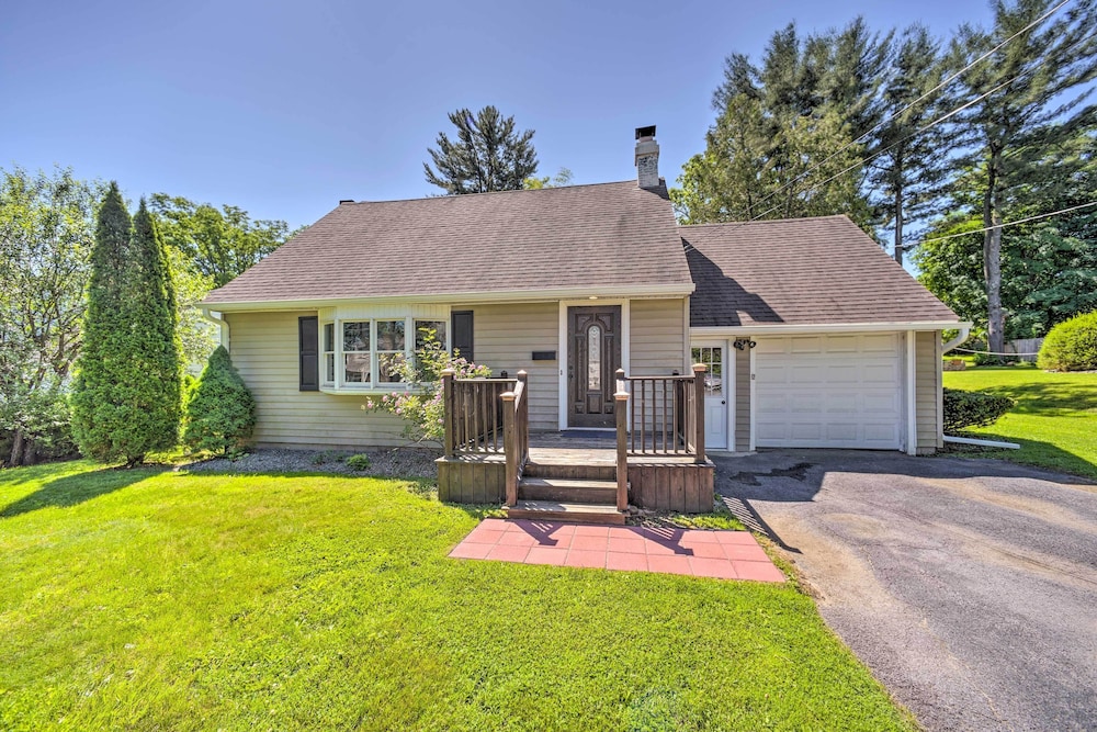 Artsy Upstate Getaway w/ Huge Private Yard!