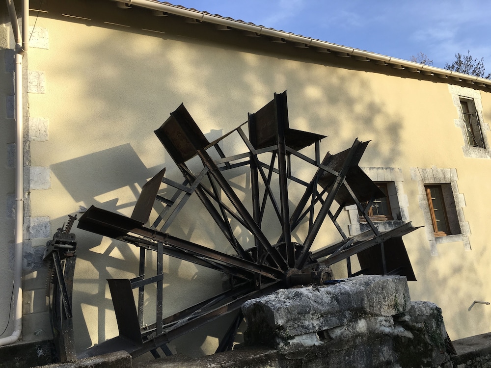 Moulin du Fontcourt Chambre d'Hôtes