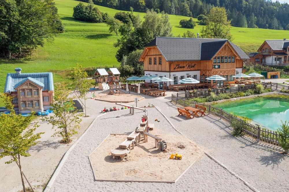 Chalet Near Lake Grundlsee & Ski Lift