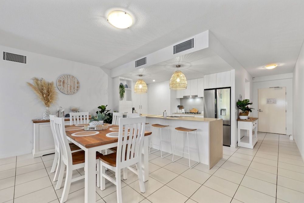 3BRM Poolside in the Heart of Casuarina