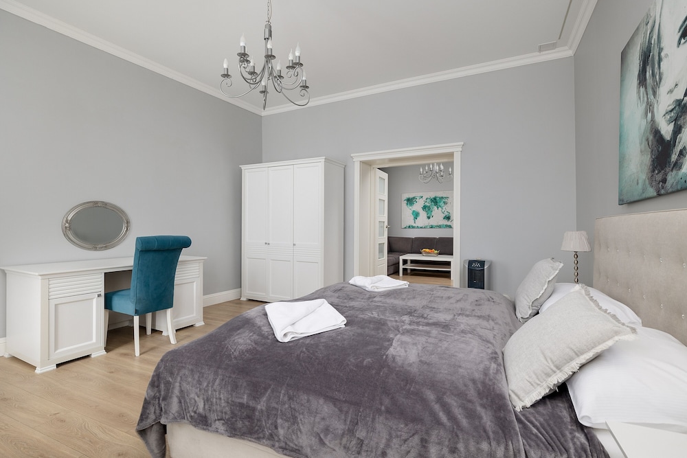 Luxury Apartment in Szczecin by Renters