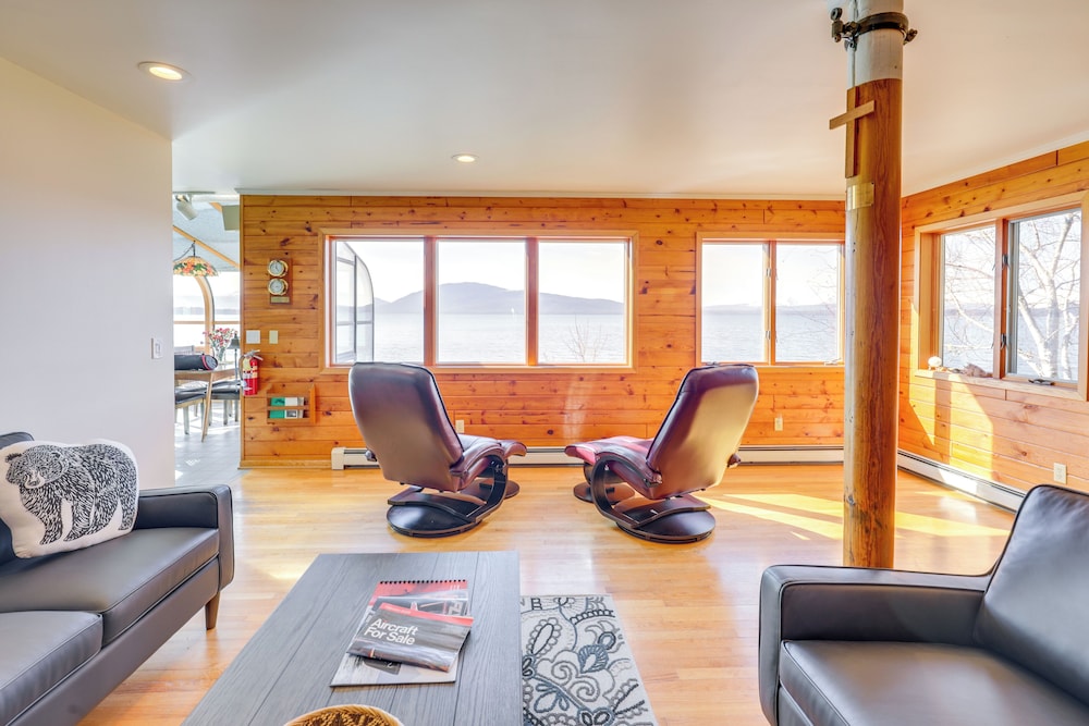 9 Mi to Mendenhall Glacier: Waterfront Juneau Home