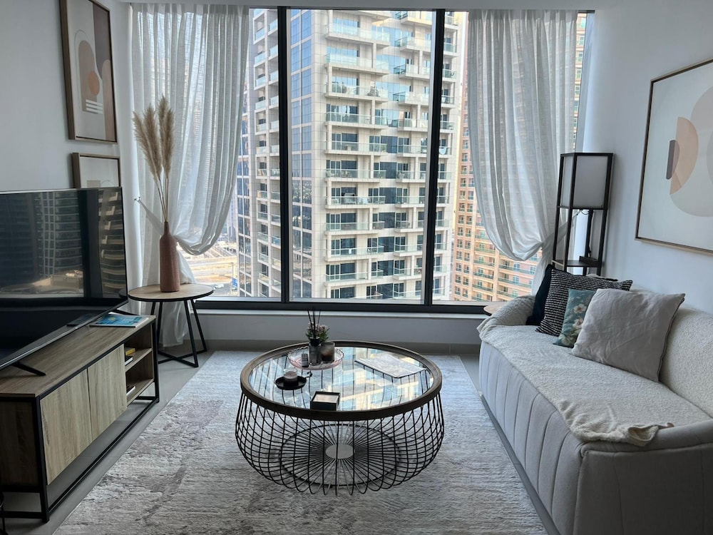 Chic Comfy 1BR in Dubai Marina