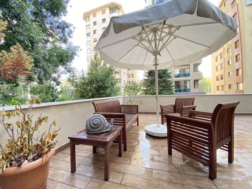 Missafir Stunning Flat With Terrace in Caddebostan