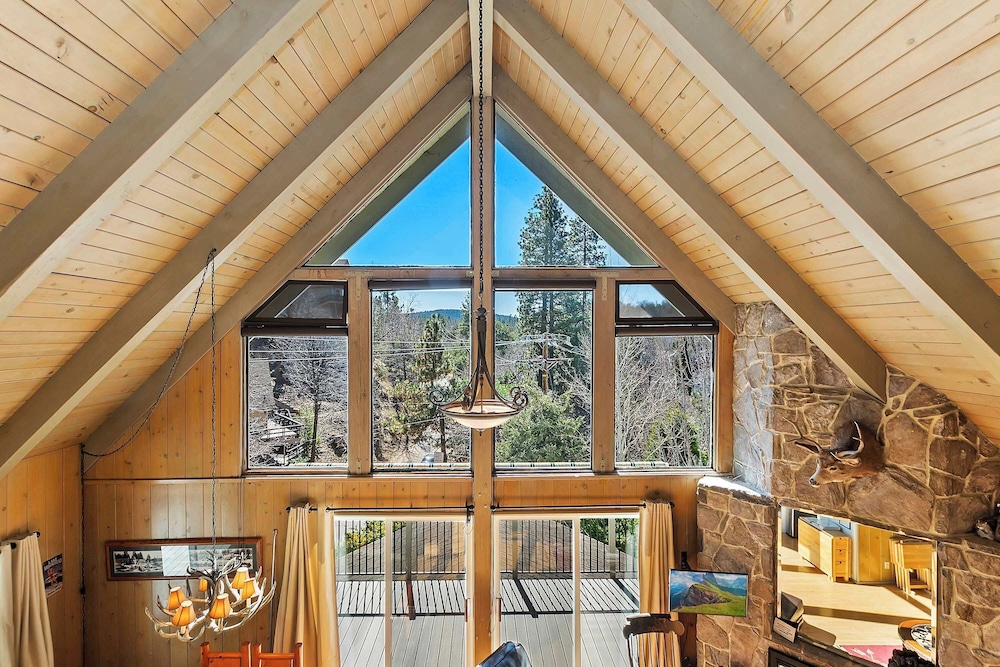 Bow N Arrow Lodge For 8!
