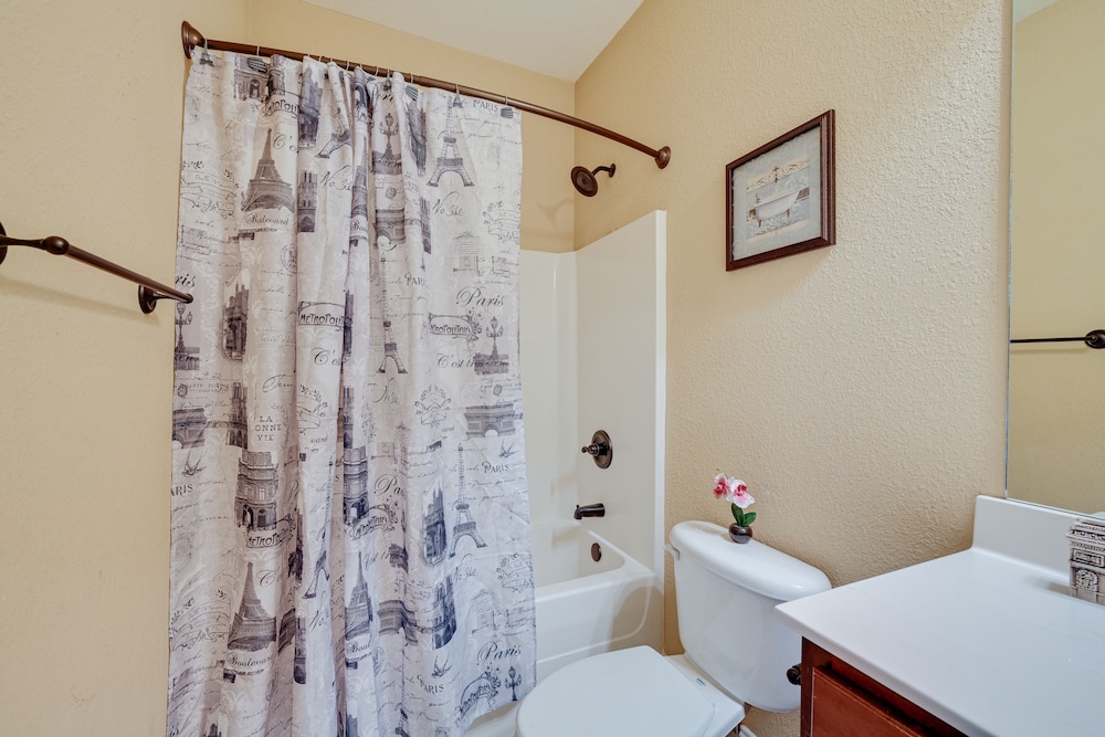 Spacious Kathleen Vacation Rental w/ Fireplace