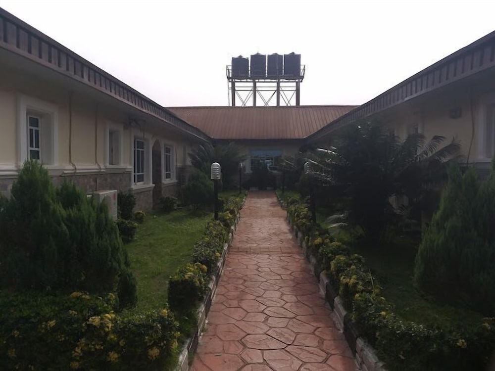 Peninsula Suites