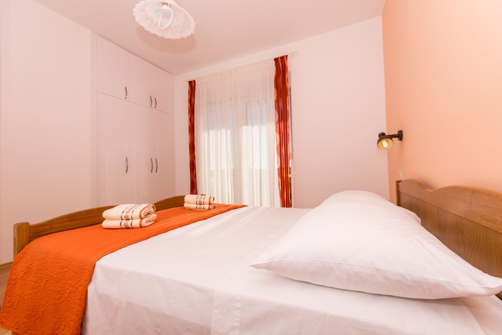 Apartments Mastelic view 5