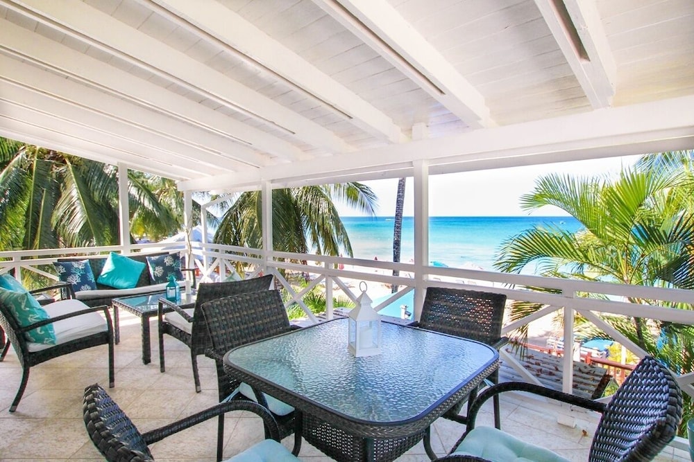 Bora Bora Upper 2 Bedroom Apts