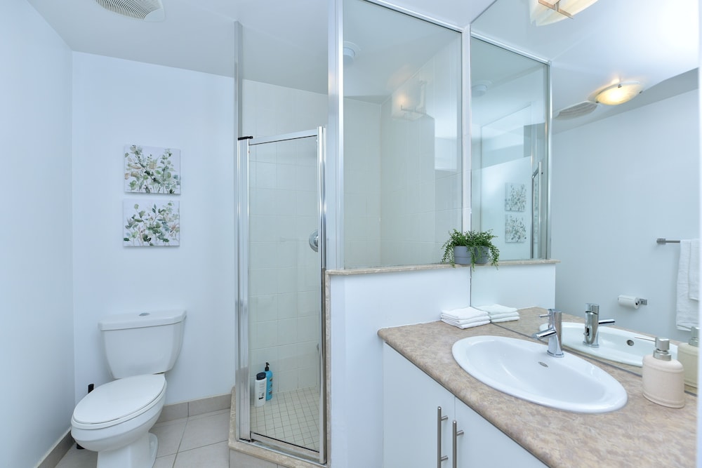 Sarkar Suites - Maple Leaf Square