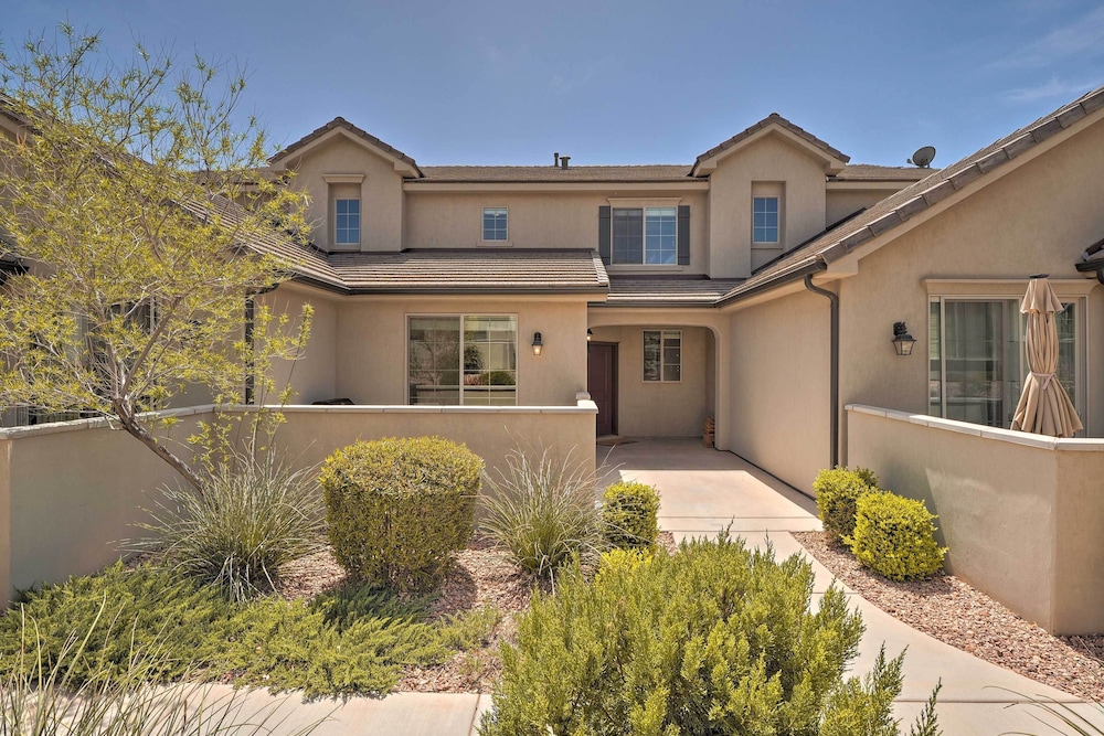 'blue Sky Get-a-way' Townhome w/ Patio, Grill 5
