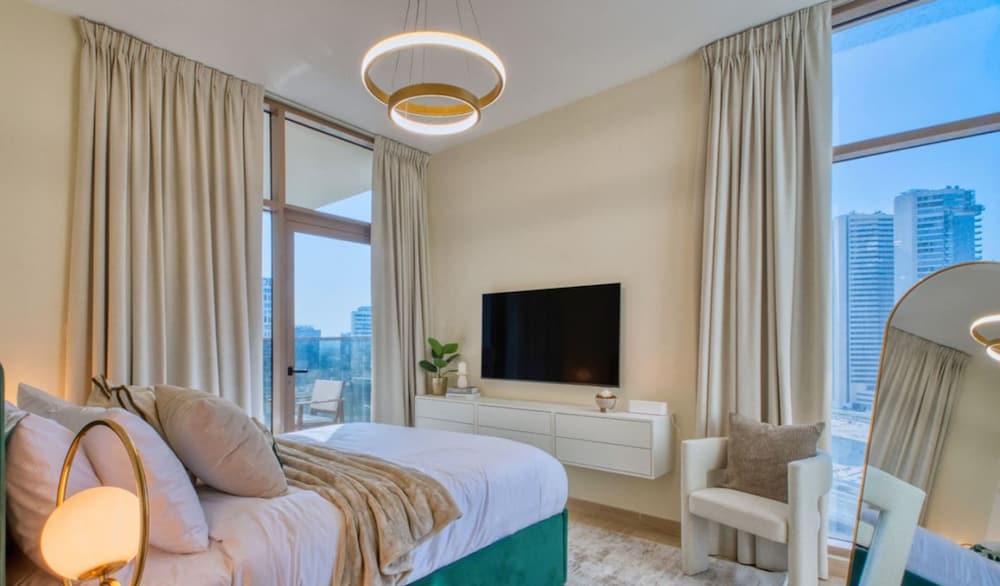 2BR Apt w Dubai Canal Views Near Burj Dubai Mall