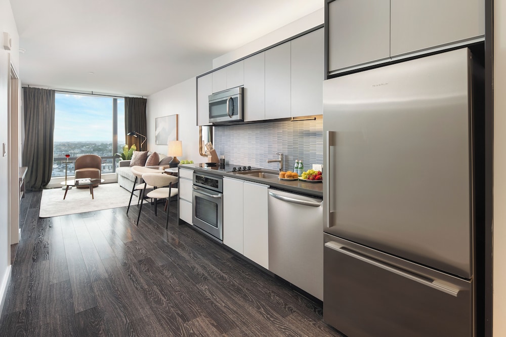 Luxury Apartments by Hyatus Downtown Boston