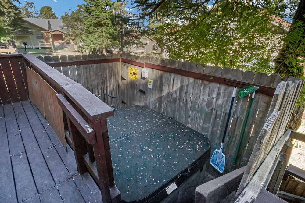 Eagle's Nest - Hot Tub, Deck & Prime Location 2 Bedroom Cabin view 5