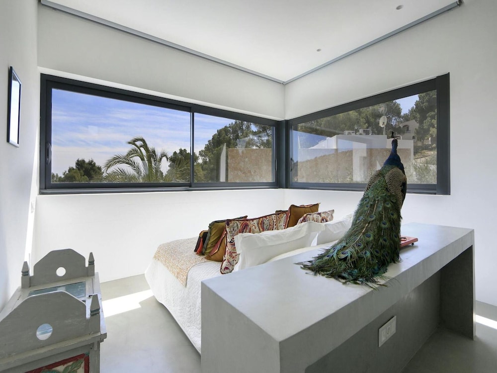 Holiday Home With Manicured Gardens