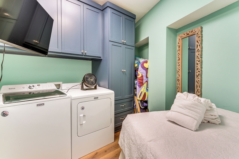 Easy Beach Access! Walkable Hilton Head Condo
