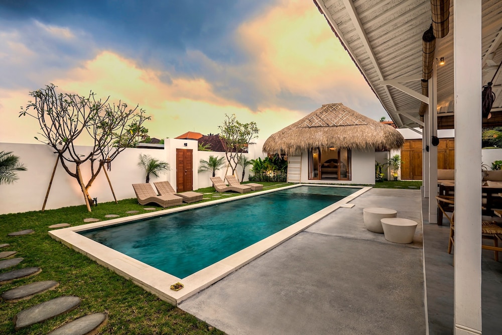 Villa Folie by Alfred in Bali - New 5bdr Dream Villa in the Heart of Seminyak