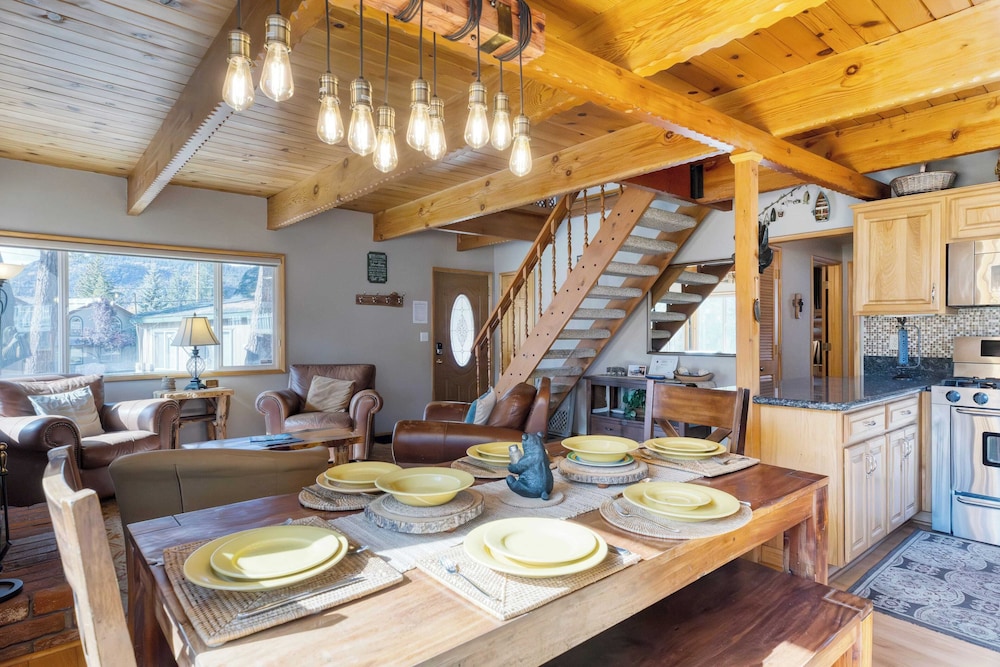 Lakeside in Bearadise by Avantstay Gorgeous Mountain Cabin in Boulder Bay!