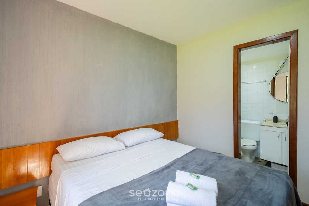 Condominium With Gym and Pool in Guarajuba - Camacari GSH