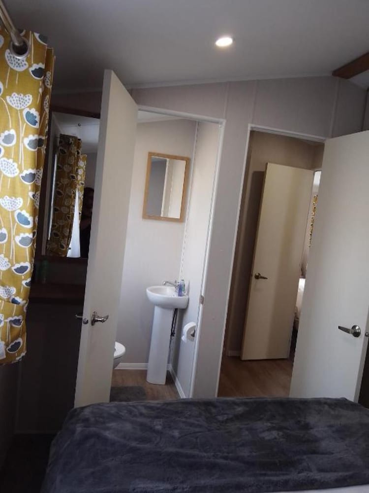 3 Bed, Sleeps 8 Caravan, California Cliffs Park