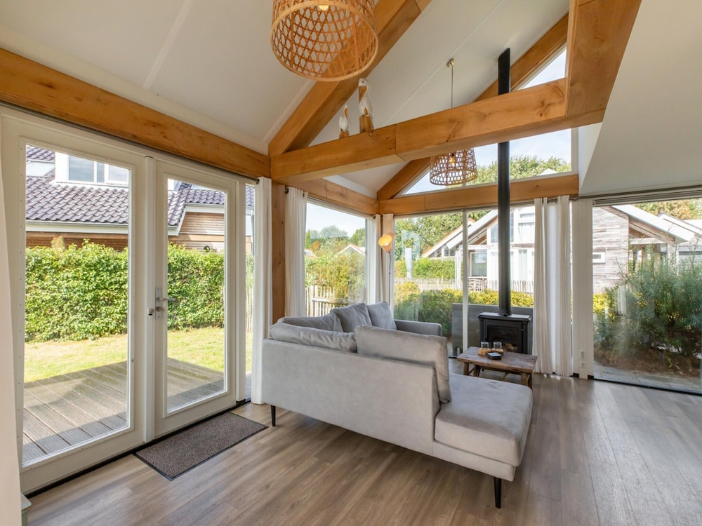 Enjoy Luxury and Comfort in Holiday Villa Kavel 10