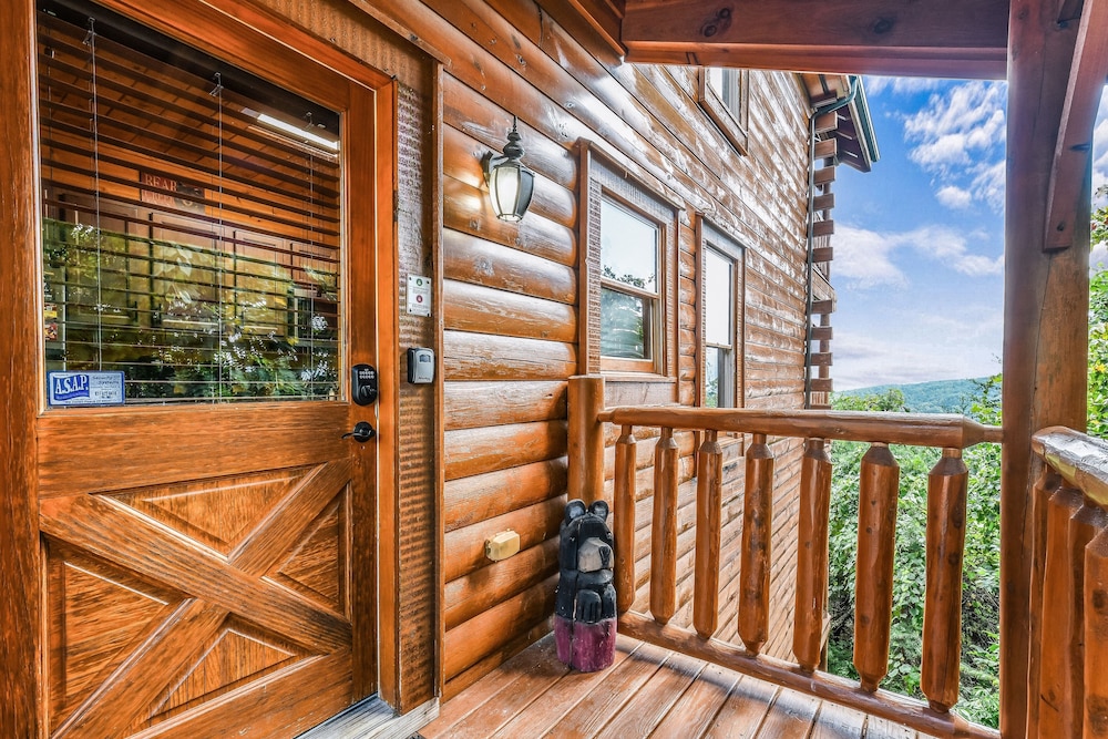 Extravagant View 3 Bedrooms 3 Bathrooms Cabin