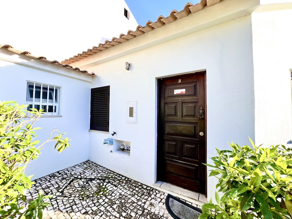 Quarteira Classic 2 With Pool by Homing