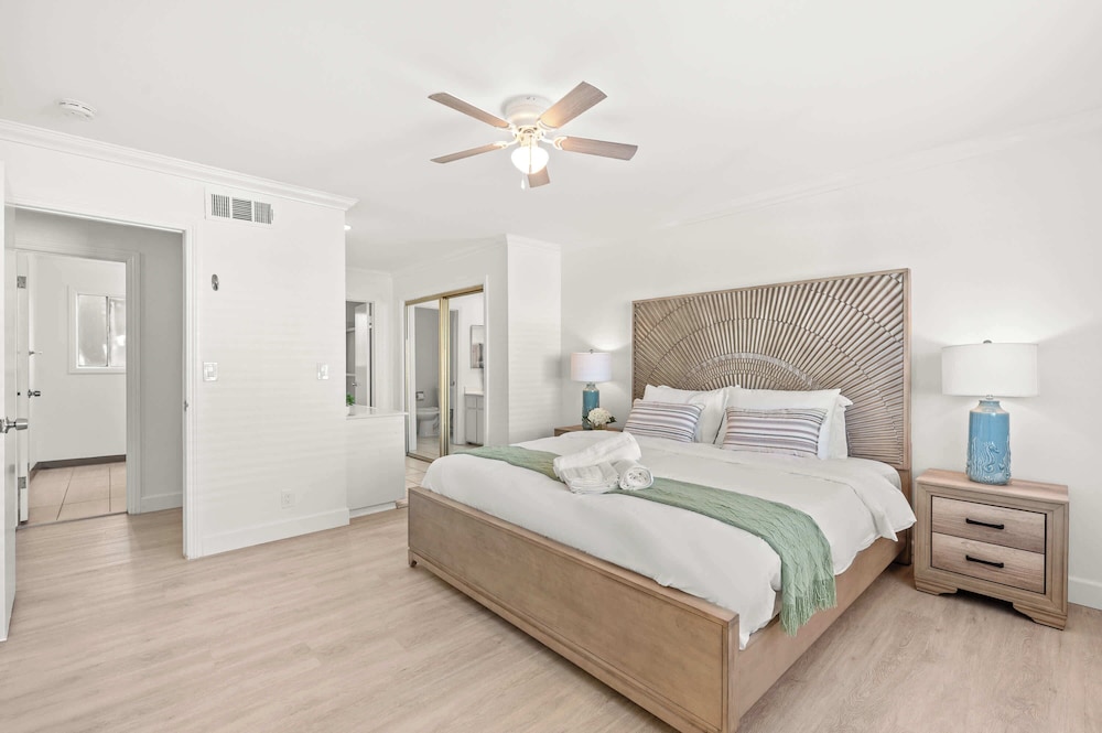 Modern Glendora Retreat Family Getaway Near Cal Poly & Mt. SAC
