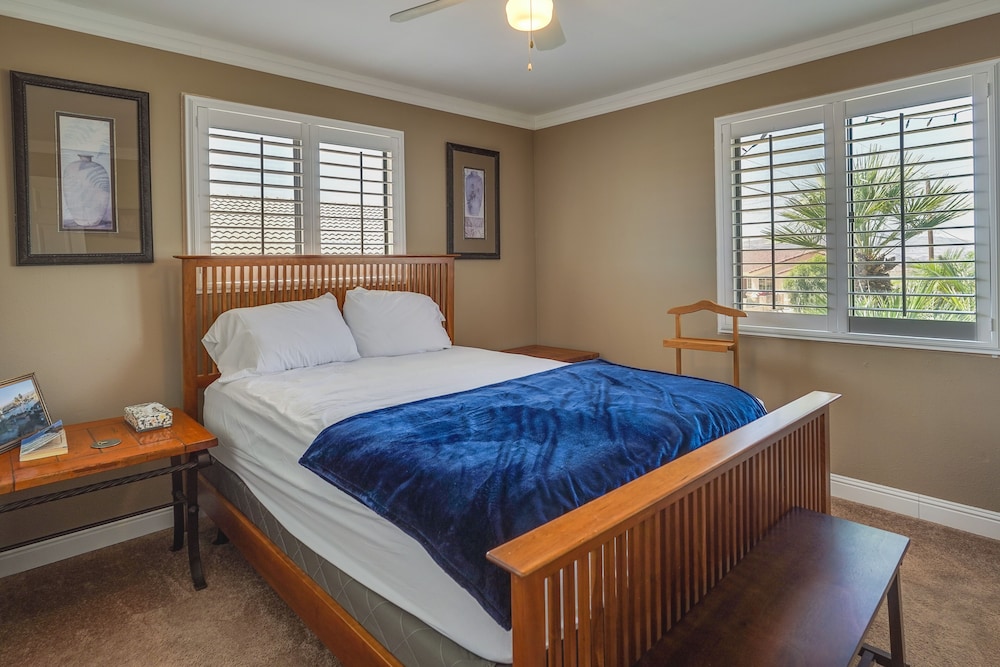 Pet-friendly Lake Havasu City Home: 5 Mi to Marina view 3