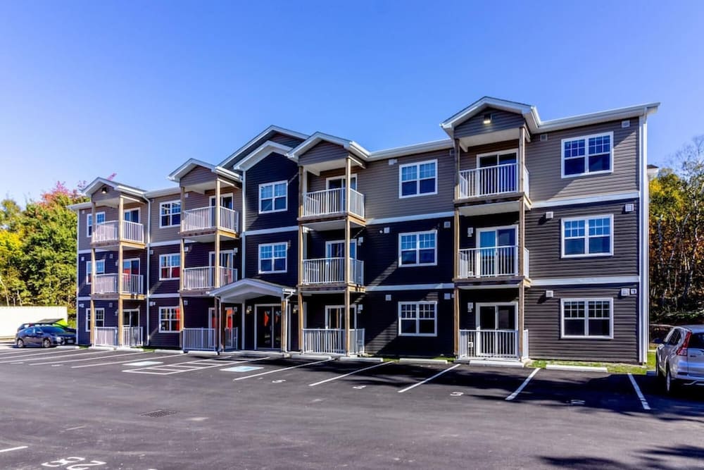 Saint John Vacations - Newly Renovated Condo w Prking Near UNB Patio - Property Image 2